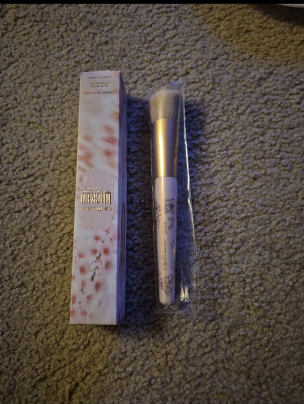 R.E.M. BEAUTY X WICKED CHERRY BLOSSIM BLUSH BRUSH